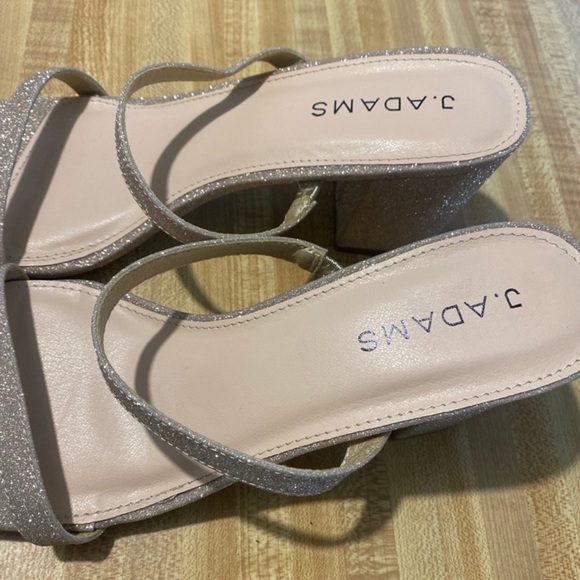 J. Adams Stormi Gold Heeled Sandals Square Toe Double Band Block Heel NWOT 8.5 - Picture 7 of 10